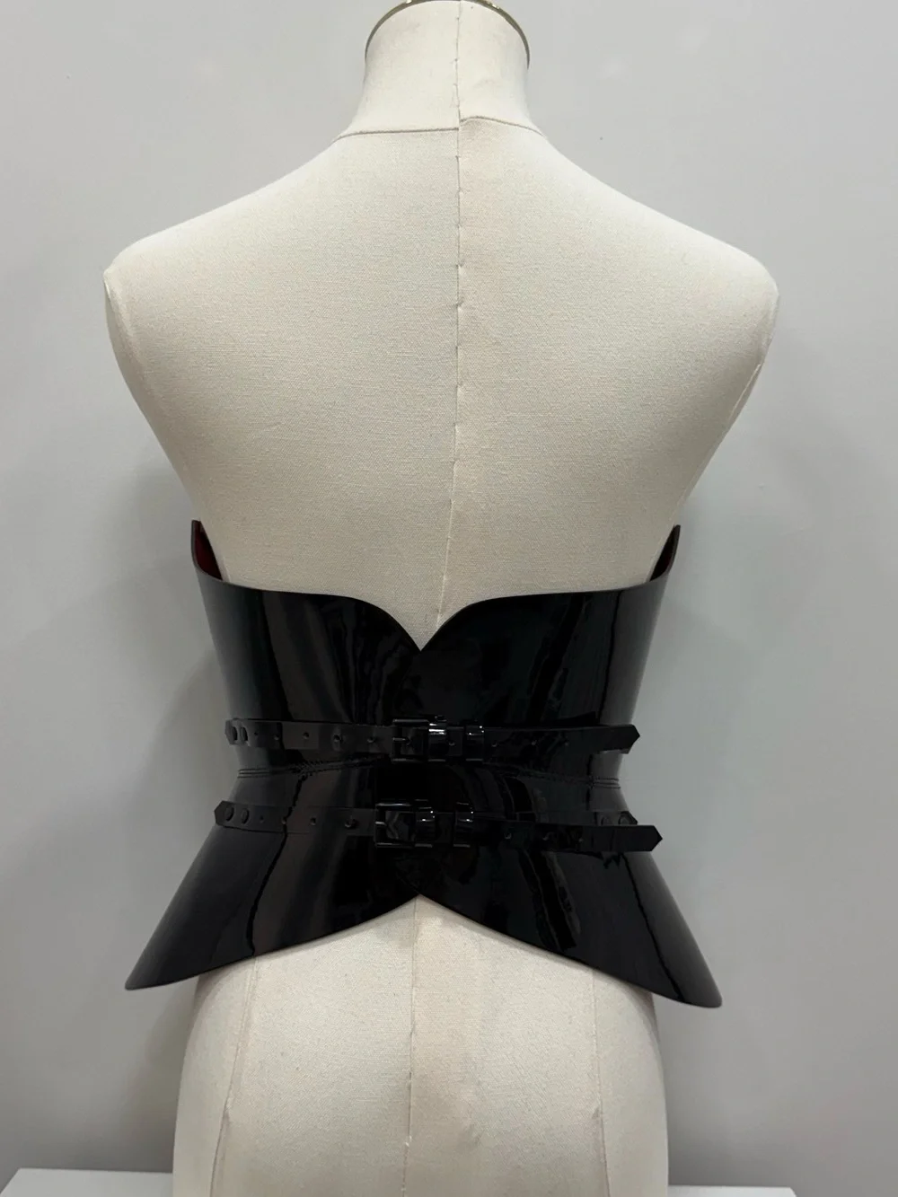 Aria Margo Patent Leather Corset - Picture 2 of 6